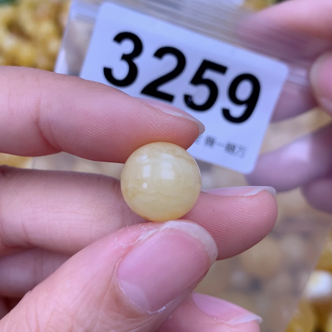 未镶嵌琥珀珠宝奇石13