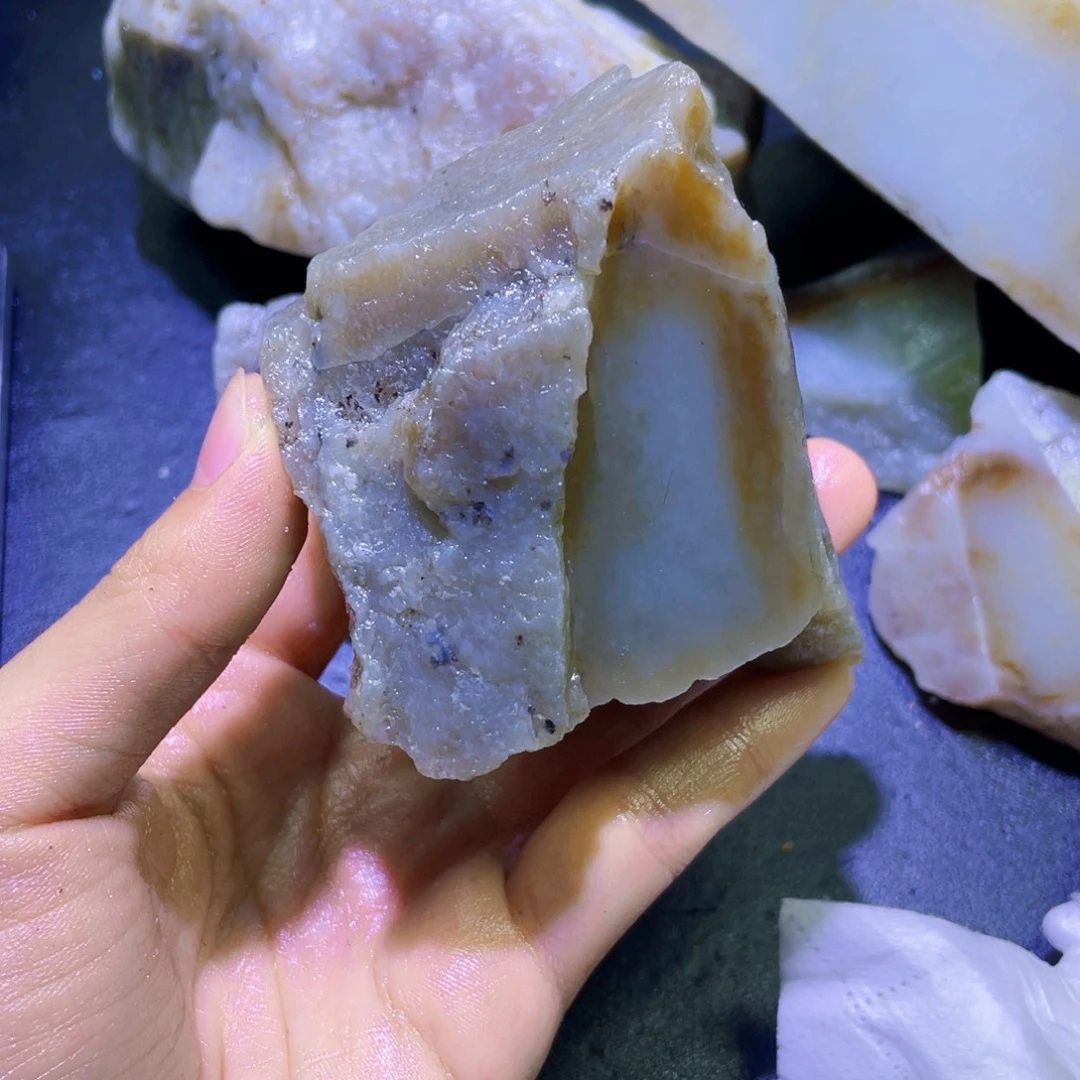 和田玉未镶嵌珠宝半成品