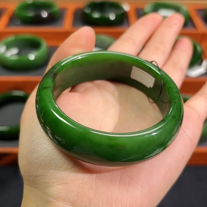 和田玉（碧玉）未镶嵌手镯红皮辣菠菜轮胎5556