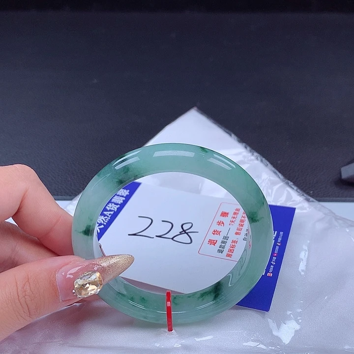 翡翠手镯未镶嵌手镯000750