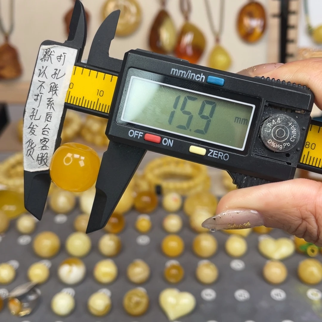 琥珀未镶嵌裸石56