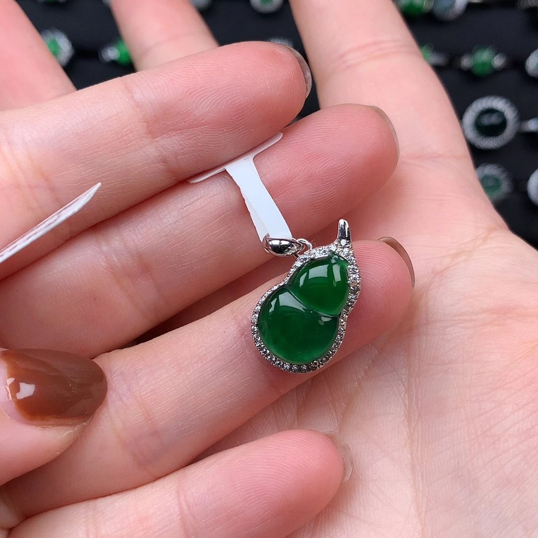 努***钱翡翠银S925镶嵌颈饰