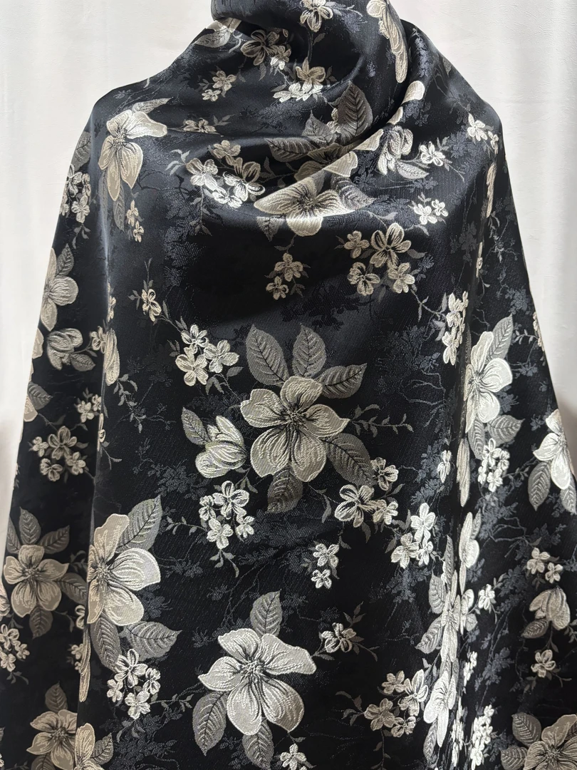 【黑金花朵】直播间专享福利 双面双提绸缎面提花色织服装面料