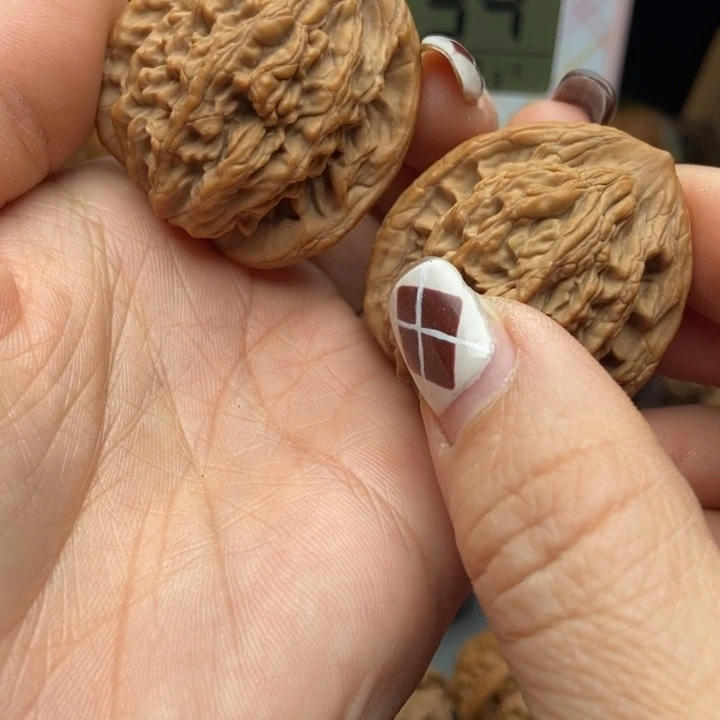 文玩核桃把件虎头