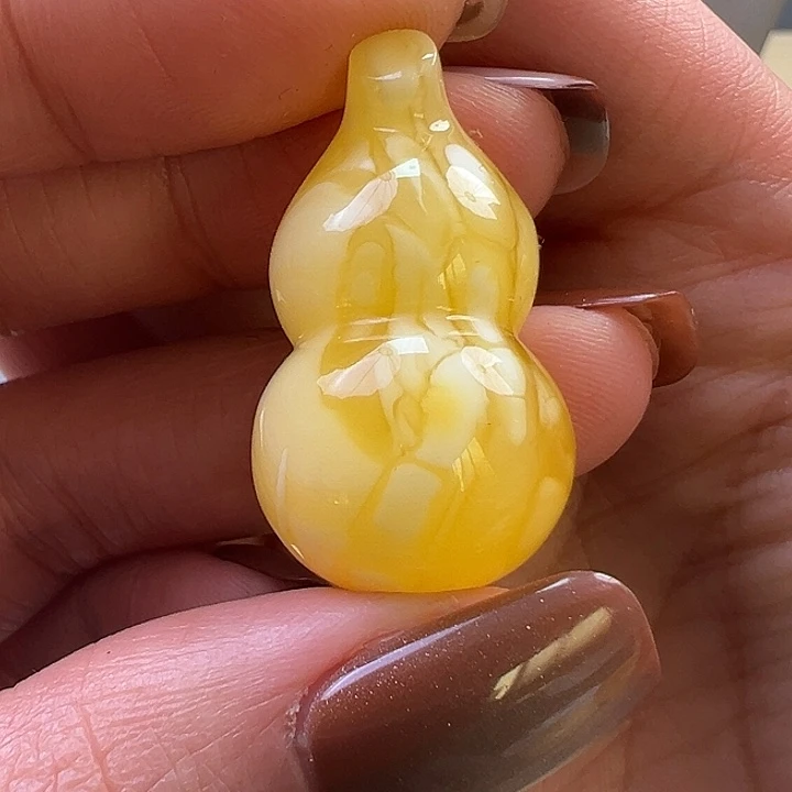 蜜蜡未镶嵌珠宝奇石