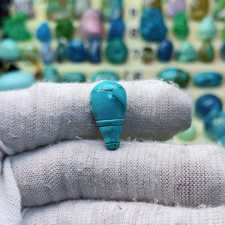 绿松石配饰未镶嵌