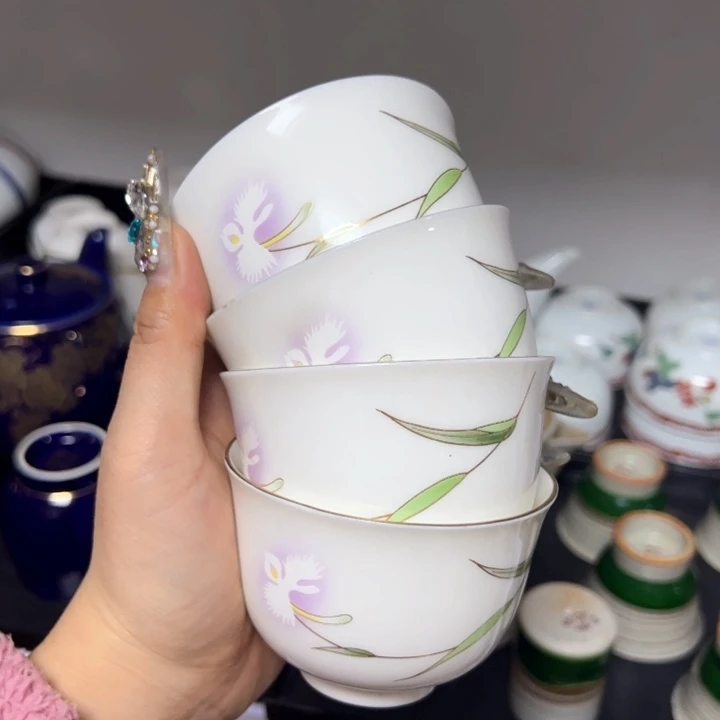 盖碗瓷器直播放漏中