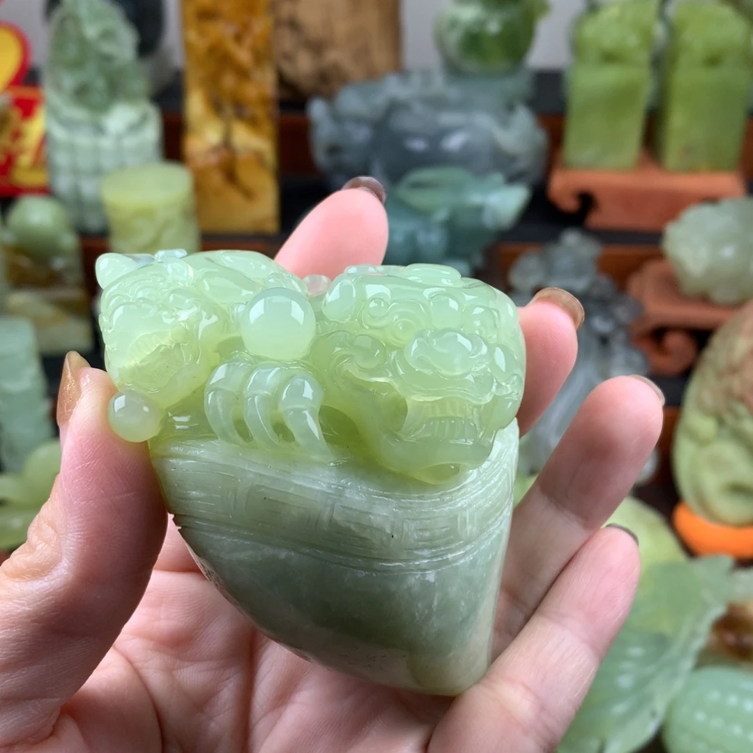 岫玉未镶嵌手把件