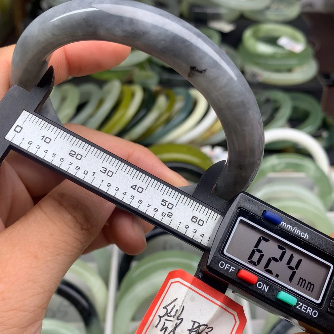 蛇纹石玉未镶嵌手镯607