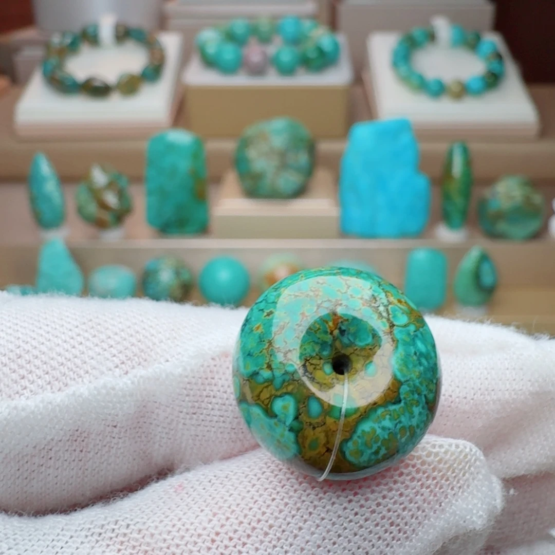 绿松石未镶嵌颈饰