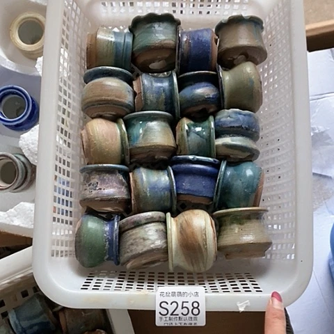 紫砂花盆258微瑕品口径3到4左右