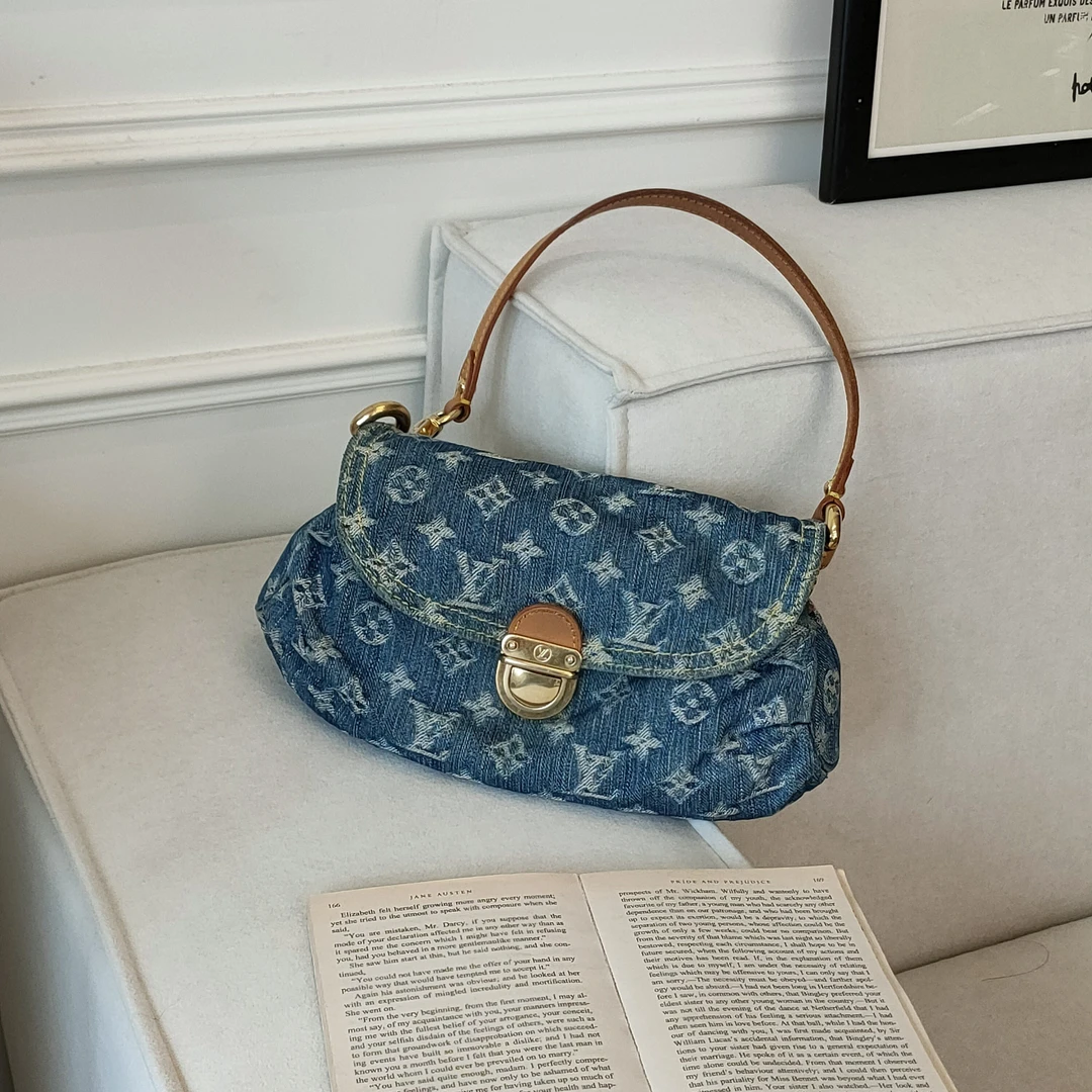 95新 LouisVuitton/路易威登 Azul-蓝色牛仔金扣元宝腋下包45367
