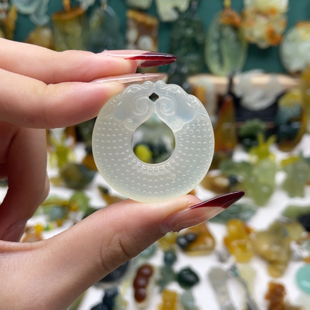 蛇纹石玉吊坠(不含链)未镶嵌