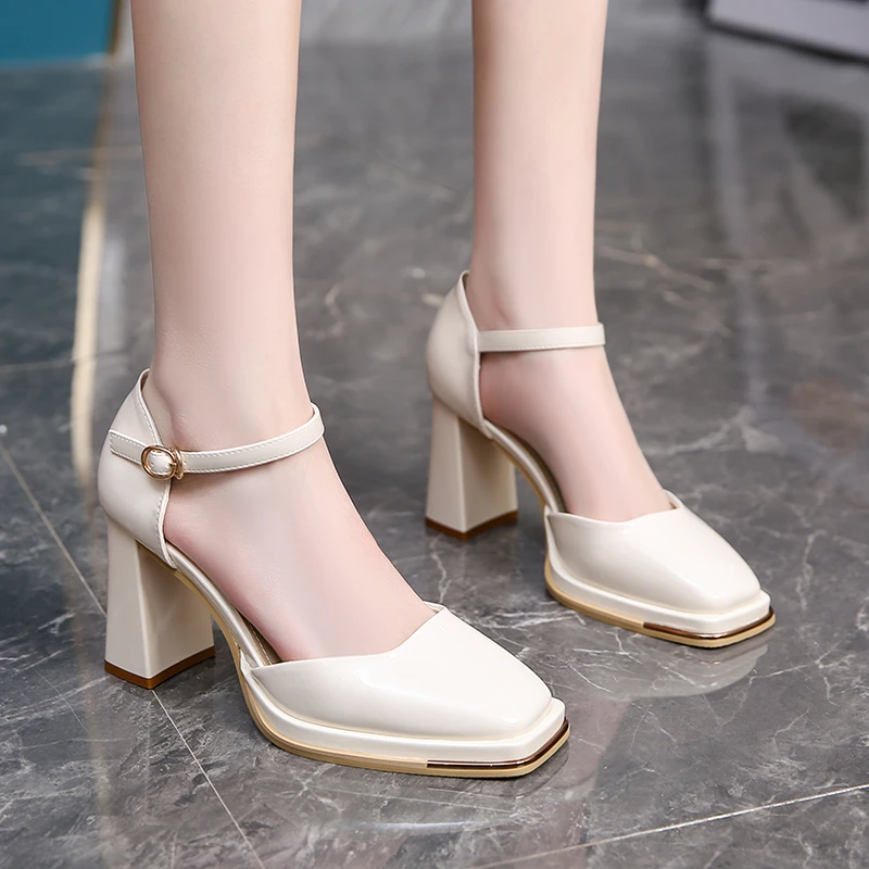 法式金属方头漆皮浅口高跟玛丽珍鞋女新杏色中空一字扣粗跟单85-2