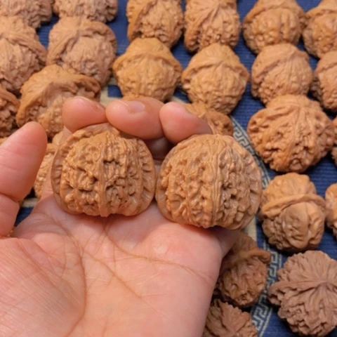 【闪购商品】吊坠文玩核桃～**～白狮子41