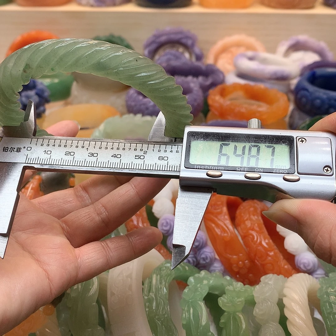 未镶嵌手镯石英质玉