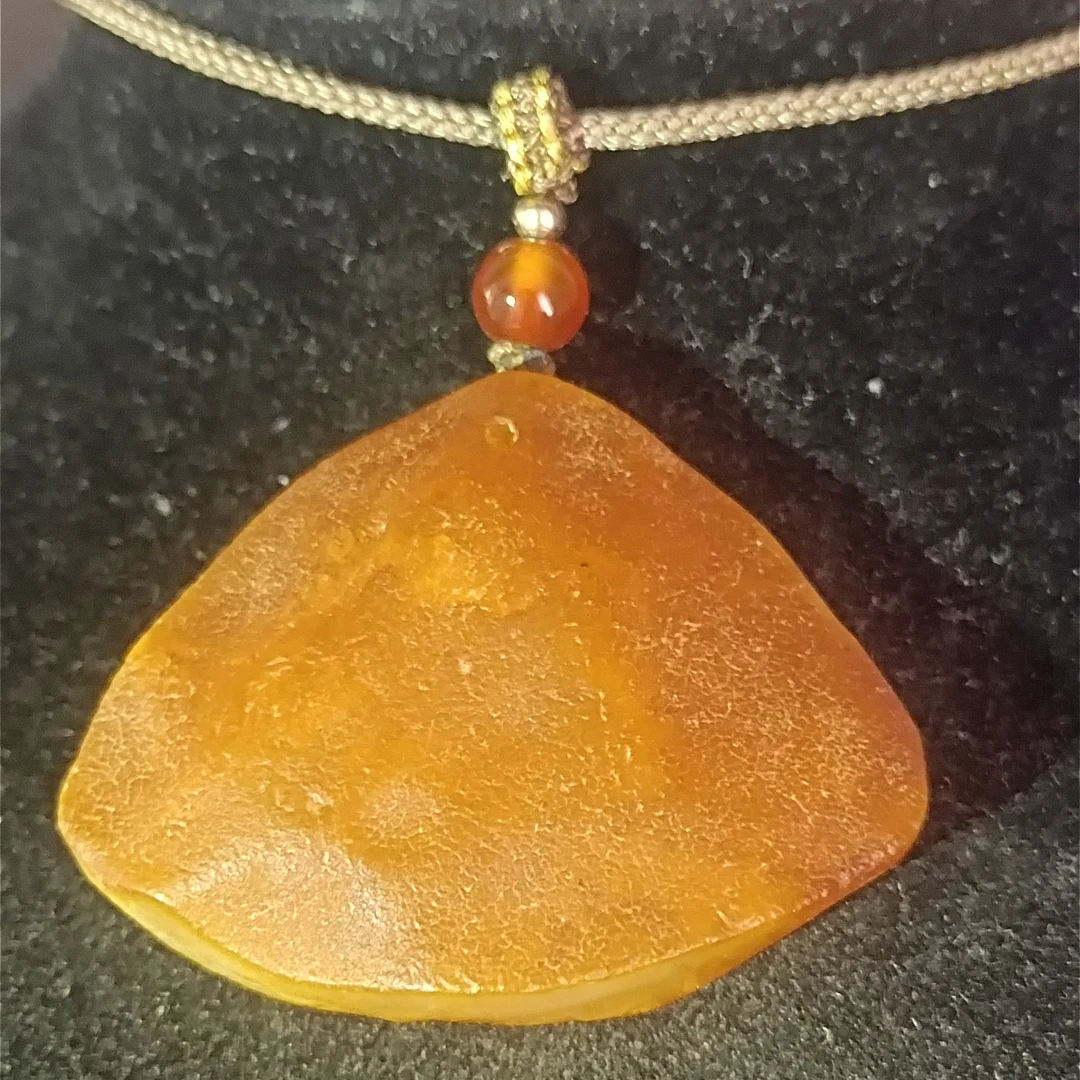 天然琥珀蜜蜡海漂精美吊坠/挂件