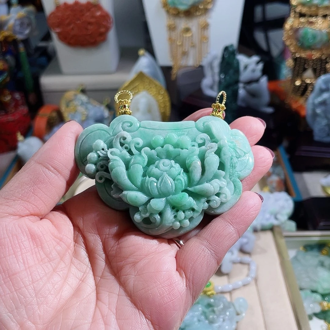 翡翠颈饰未镶嵌翡翠花开富贵锁