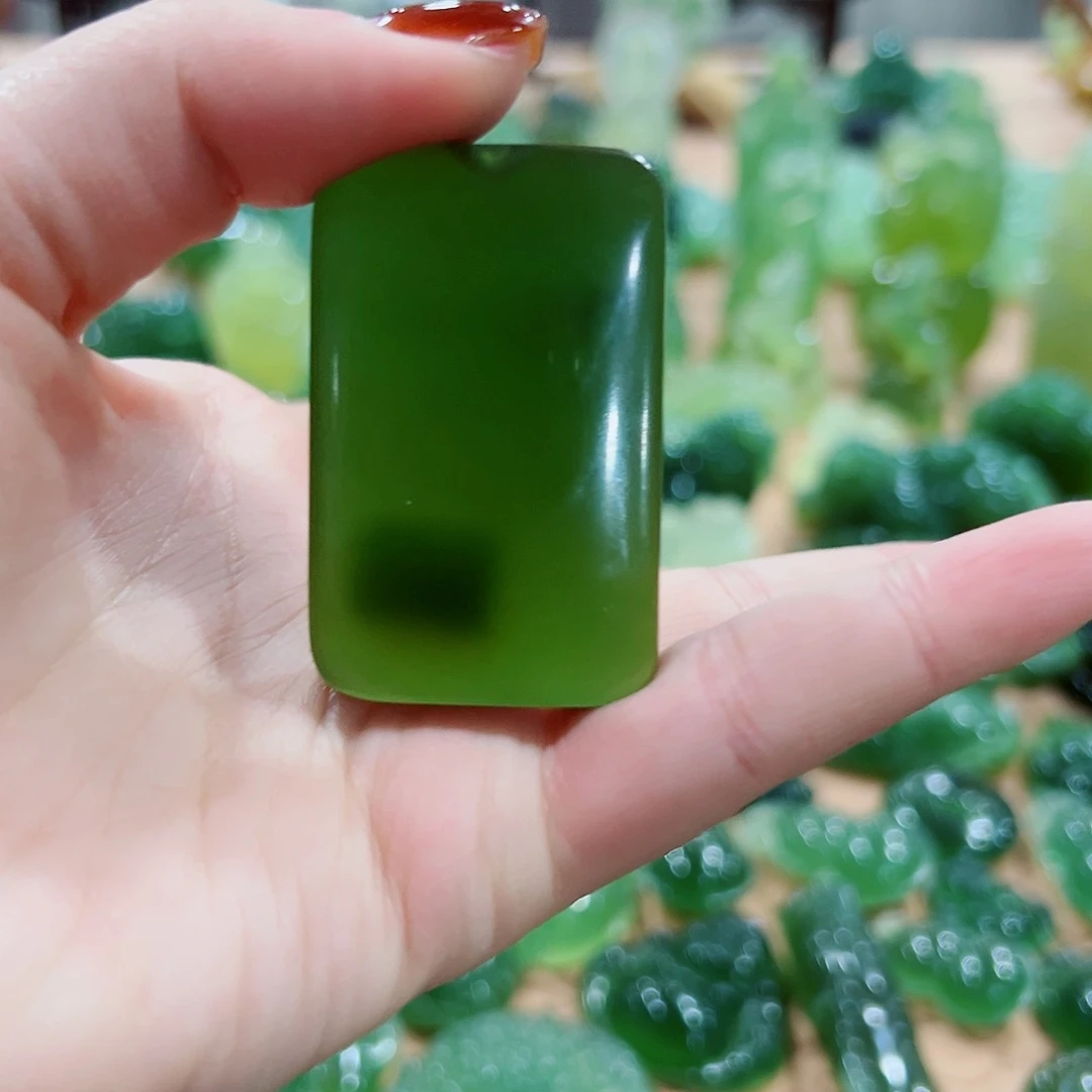 捭***道蛇纹石玉未镶嵌吊坠