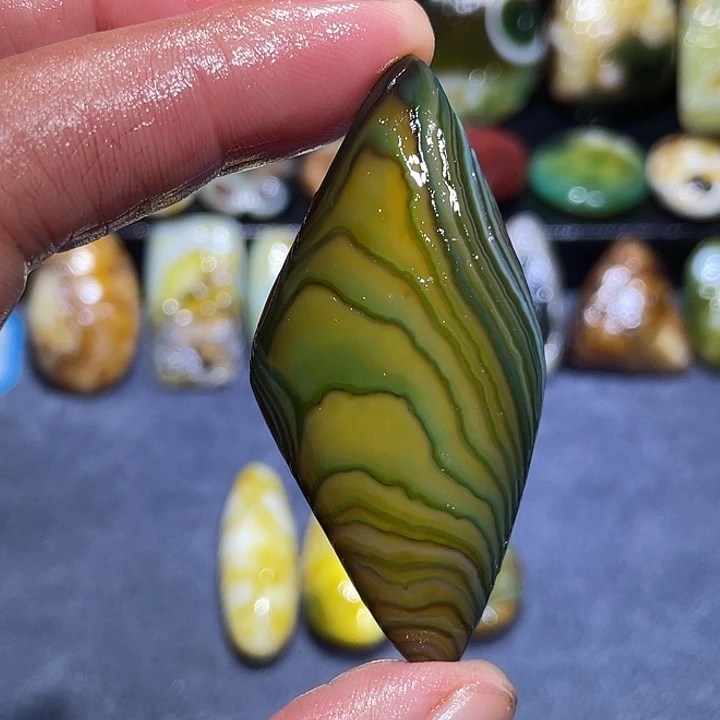 玛瑙/玉髓未镶嵌珠宝奇石