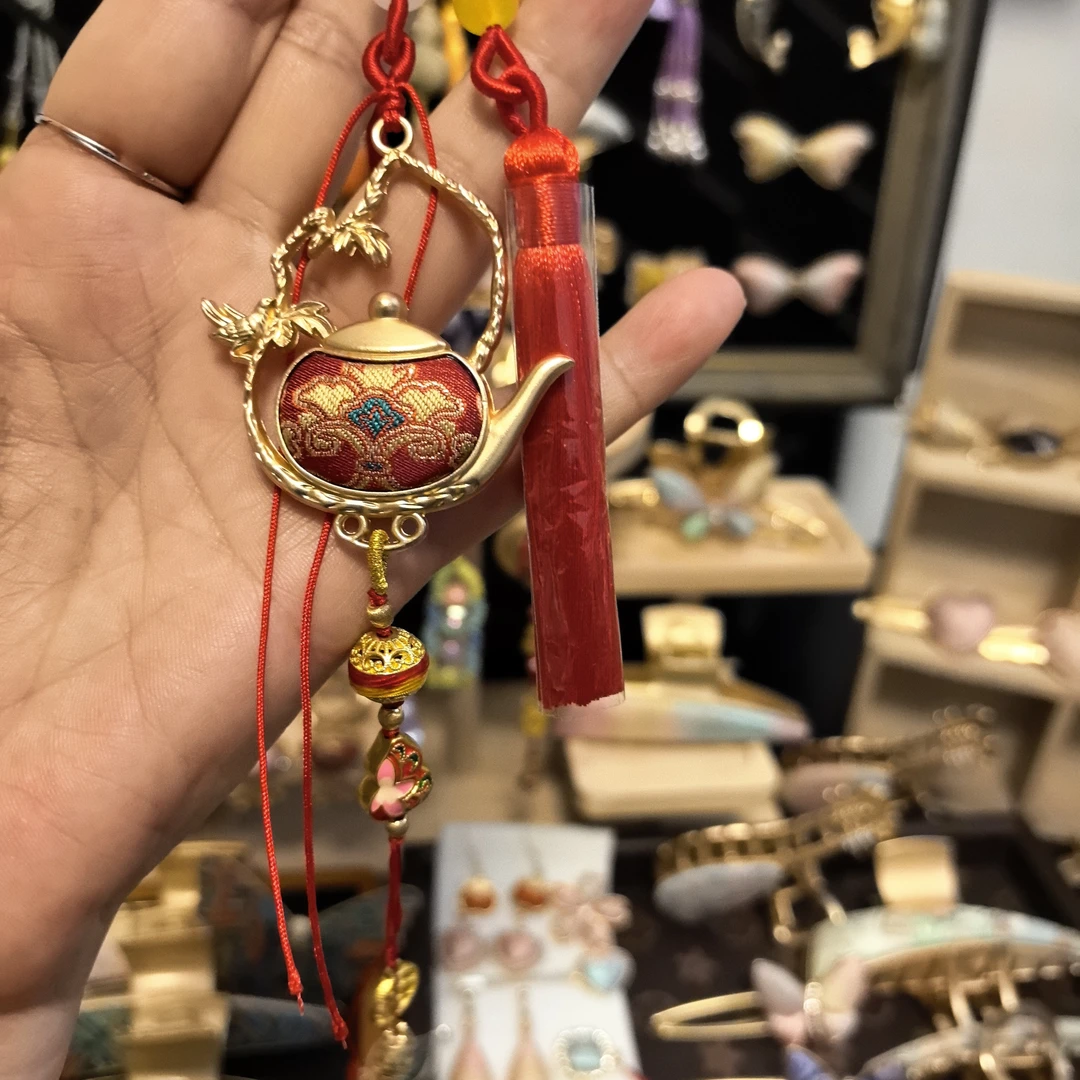 锌合金布艺吊坠 名家宋锦手工制作把把湖（壶）挂件红色编绳饰品