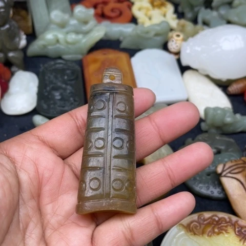 蛇纹石玉颈饰未镶嵌50