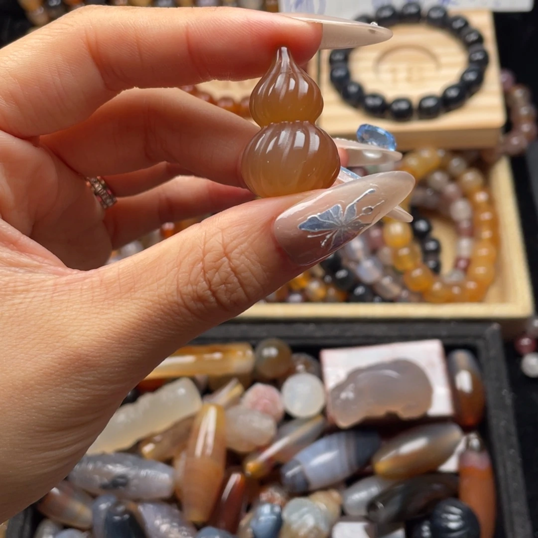 玛瑙/玉髓未镶嵌珠宝奇石