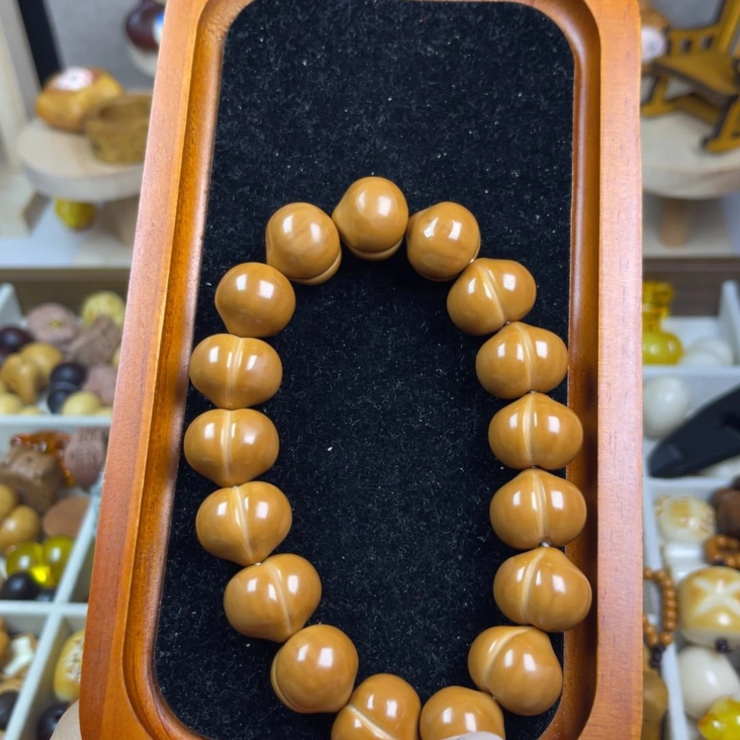 劉***.猴头核桃吊坠猴头