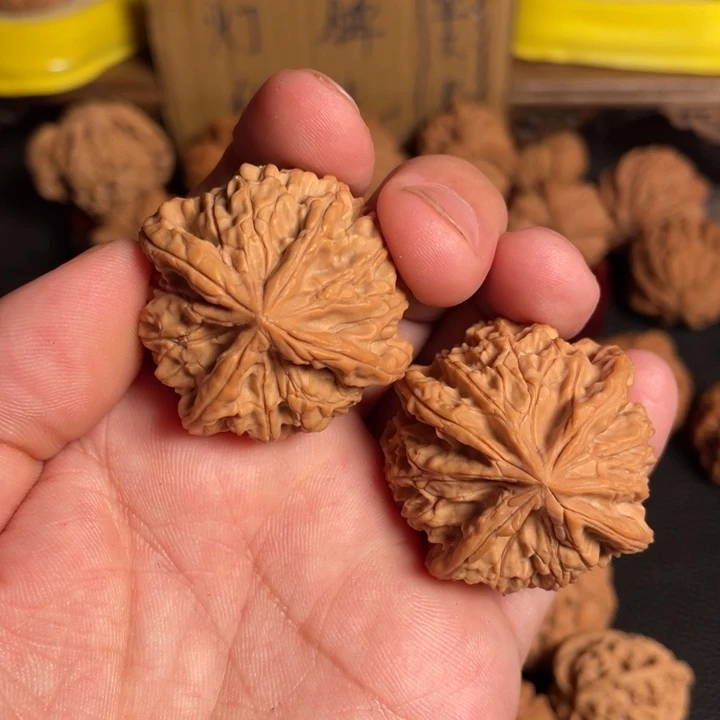 文玩核桃把件添*饭核桃