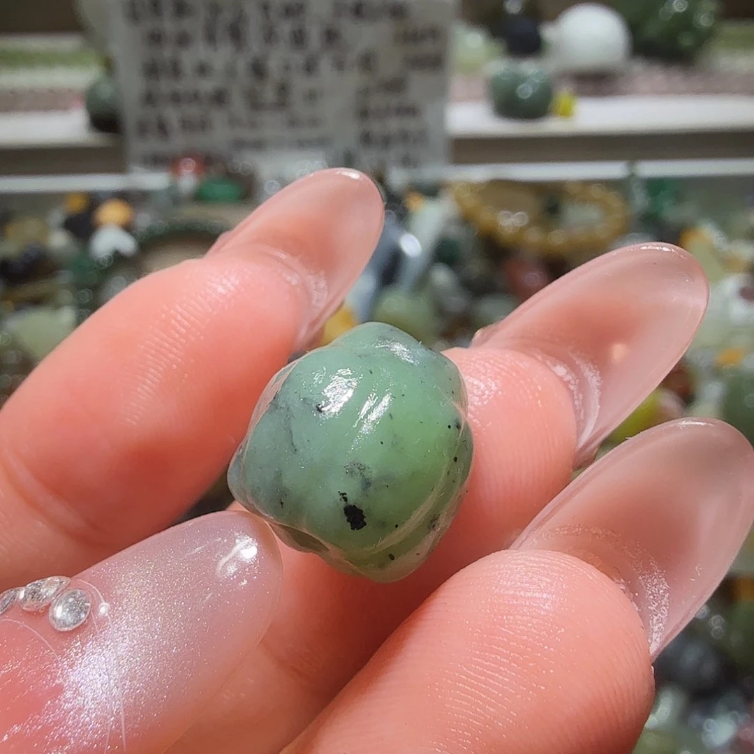 和田玉未镶嵌珠宝奇石微包容