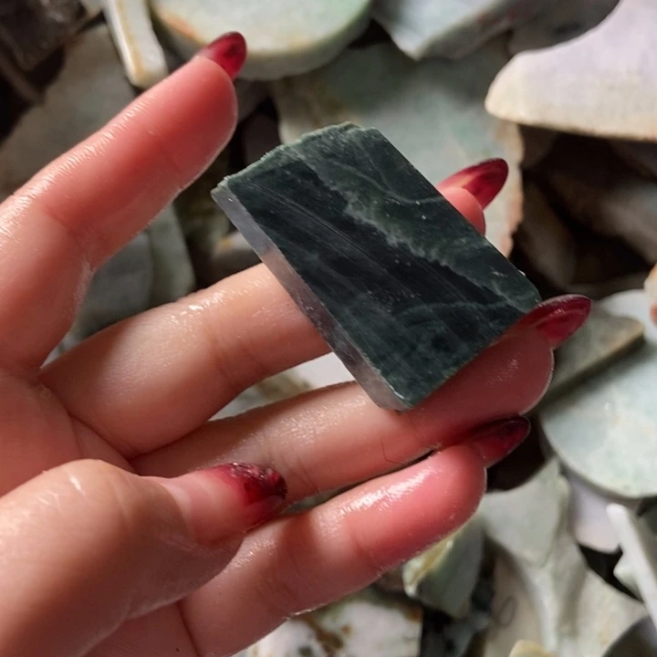 翡翠颈饰未镶嵌天然翡翠