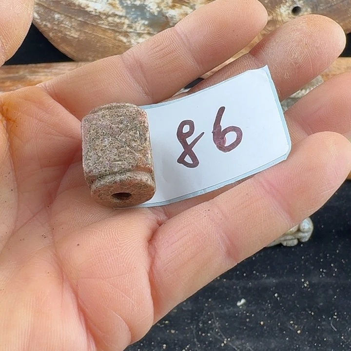 香***室和田玉未镶嵌颈饰