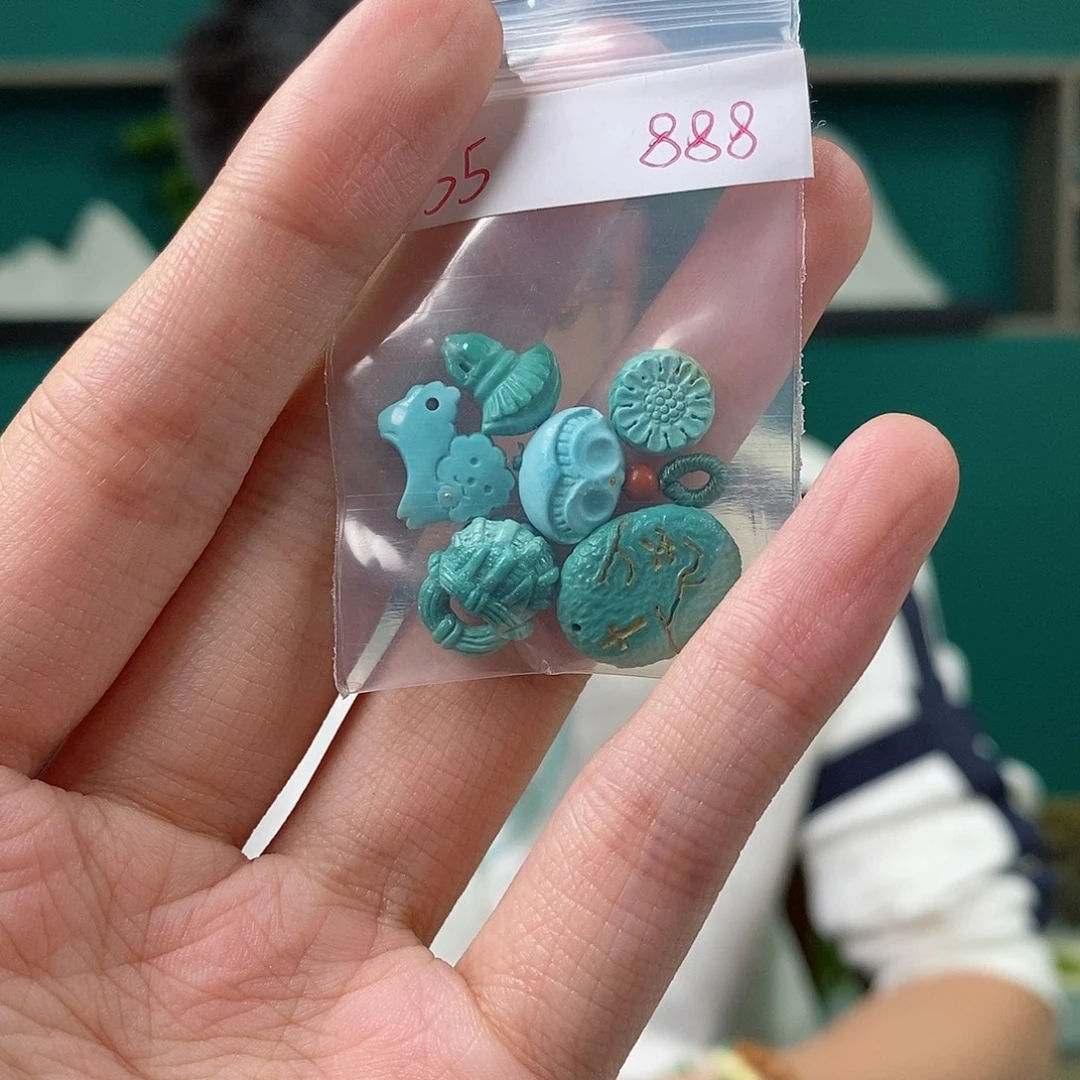 绿松石未镶嵌珠宝奇石