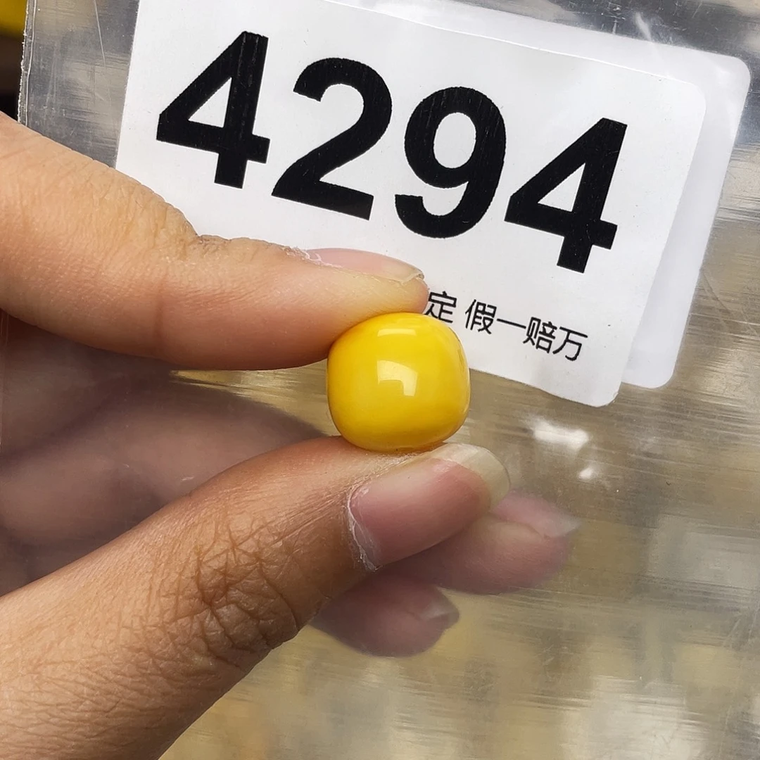 我***得蜜蜡未镶嵌珠宝奇石12.8