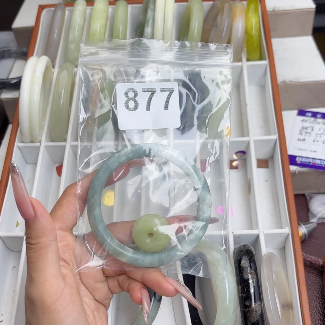 未镶嵌蛇纹石玉手镯卿*