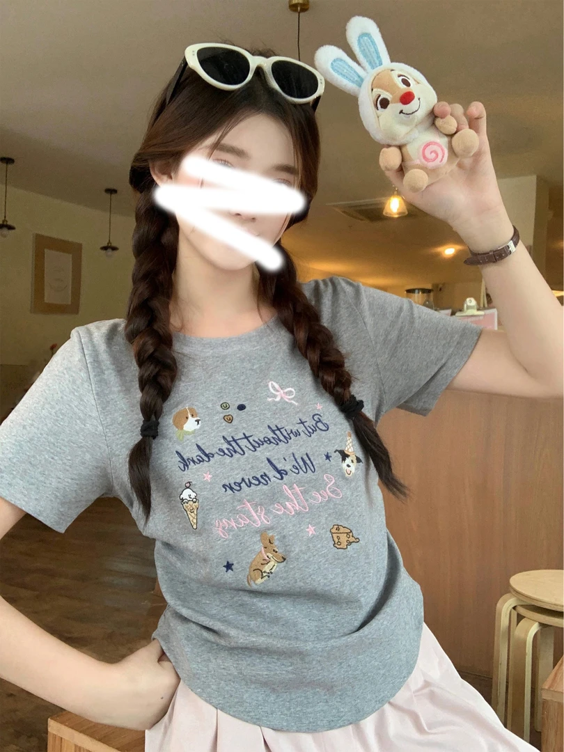 小个子短款夏圆领正肩刺绣短袖T恤女大码胖mm减龄风修身收腰上衣