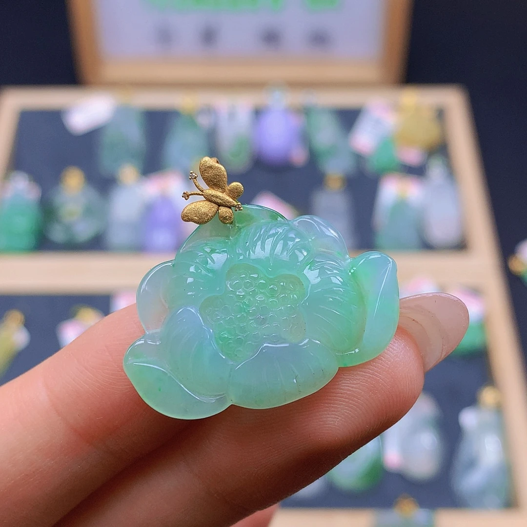 翡翠18K金镶嵌颈饰翡翠