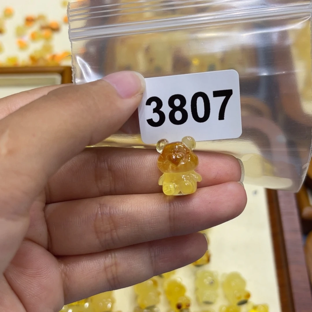 未镶嵌琥珀珠宝奇石