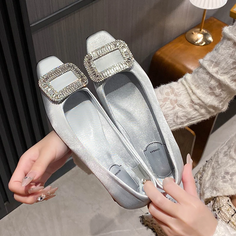 水钻方扣绸缎浅口单鞋女2025新款春秋低跟方头通勤气质百搭平底鞋