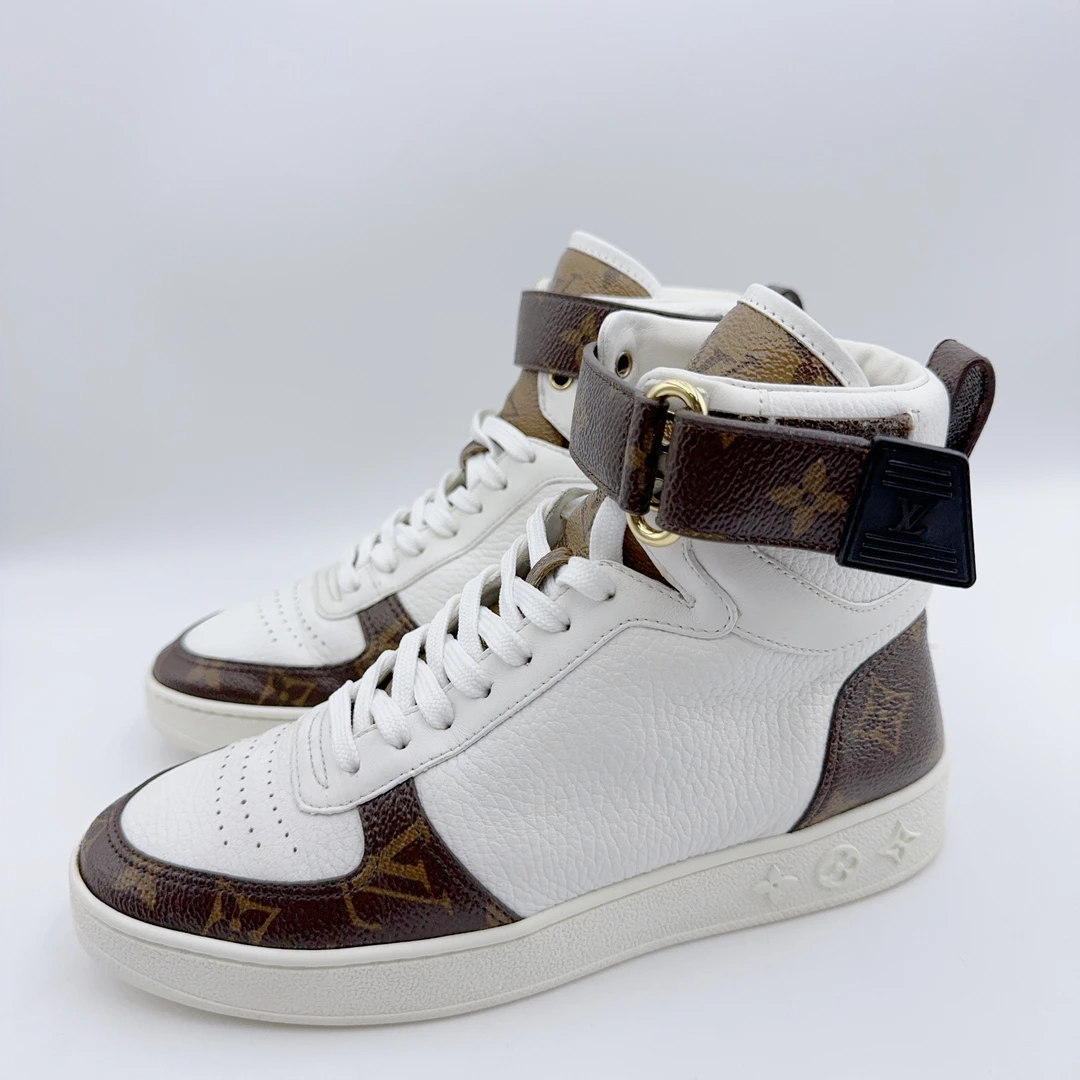 95新 LouisVuitton/路易威登 35码/白棕老花高邦板鞋/02050