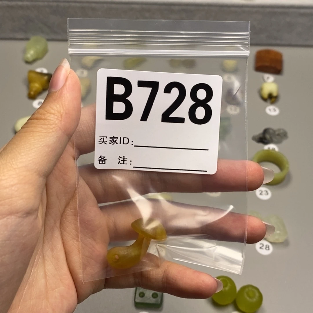 蛇纹石玉合金颈饰轻**萤