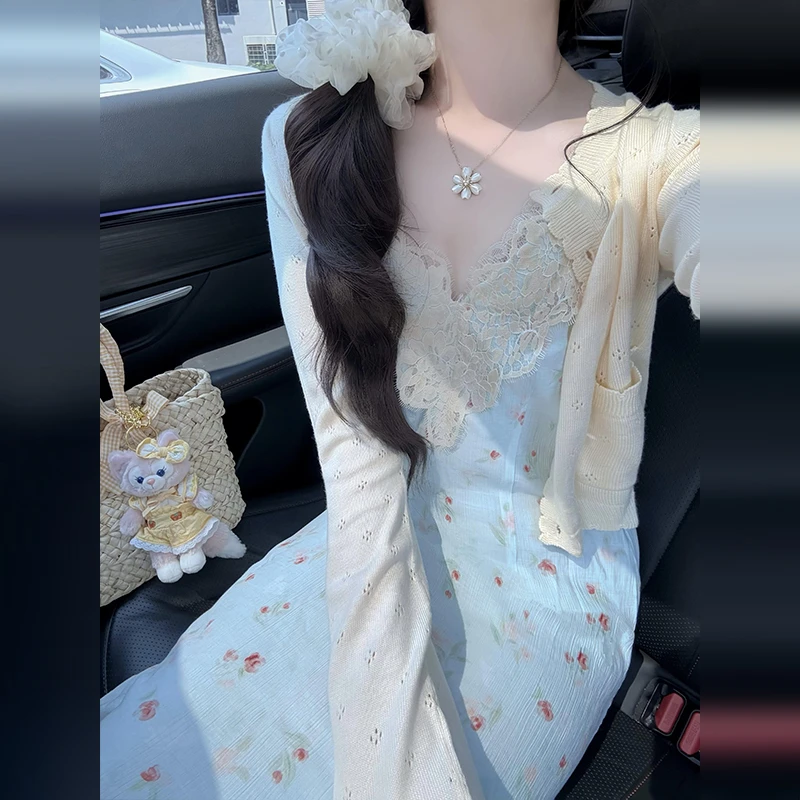 蕾丝拼接蓝色碎花吊带连衣裙子女爆款2025新款高级感法式长裙2493