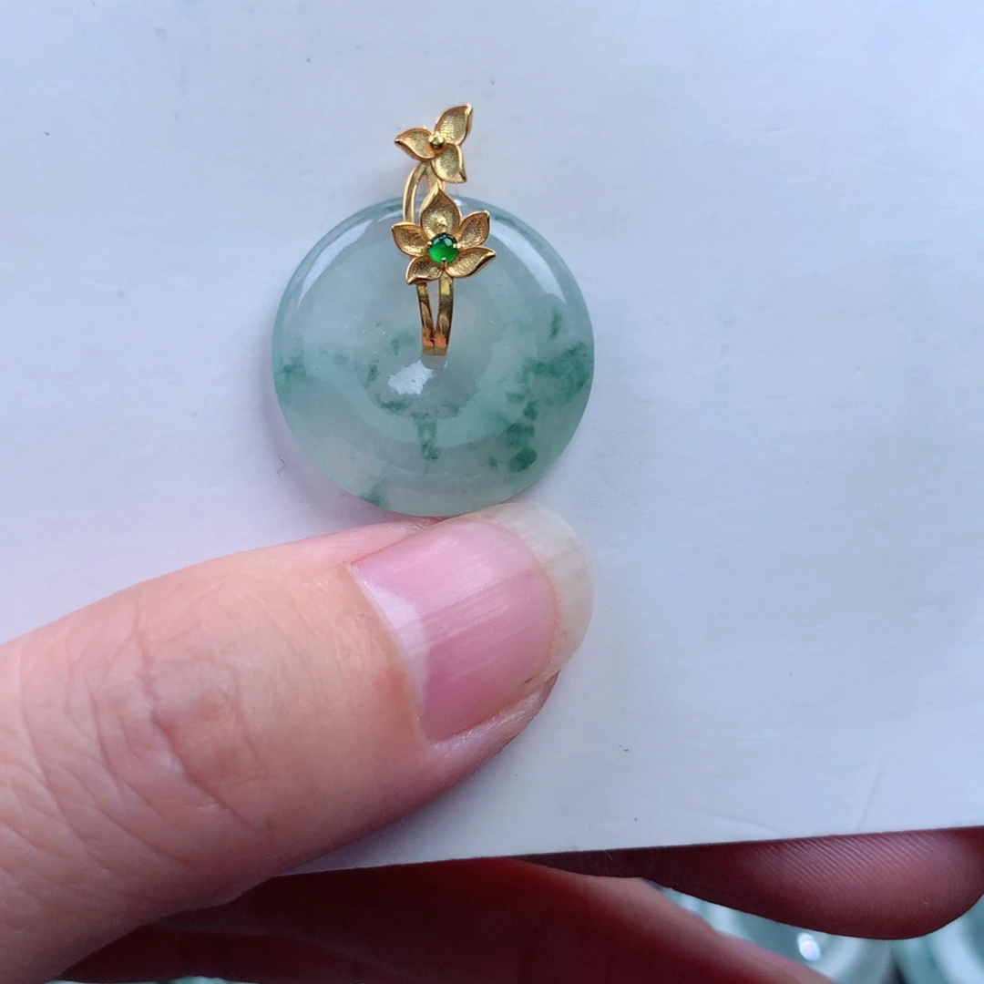 翡翠吊坠(不含链)18K金镶嵌