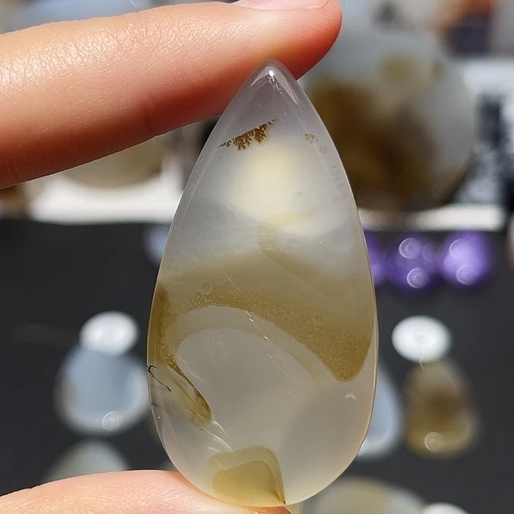 玛瑙/玉髓颈饰未镶嵌