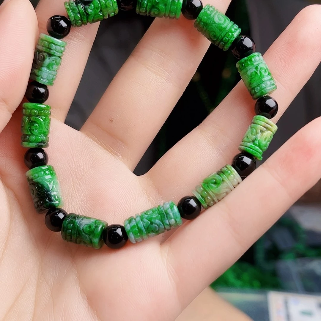 颈饰未镶嵌翡翠多样性