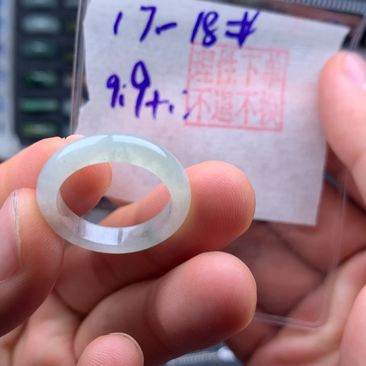 翡翠戒指未镶嵌地****4戒圈