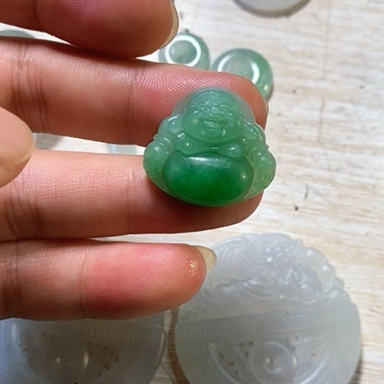 未镶嵌定制翡翠牌子