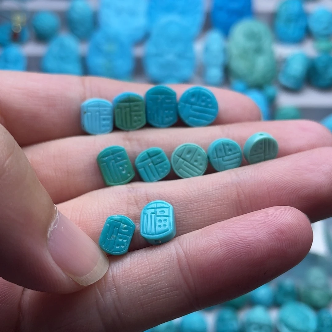 绿松石未镶嵌珠宝奇石