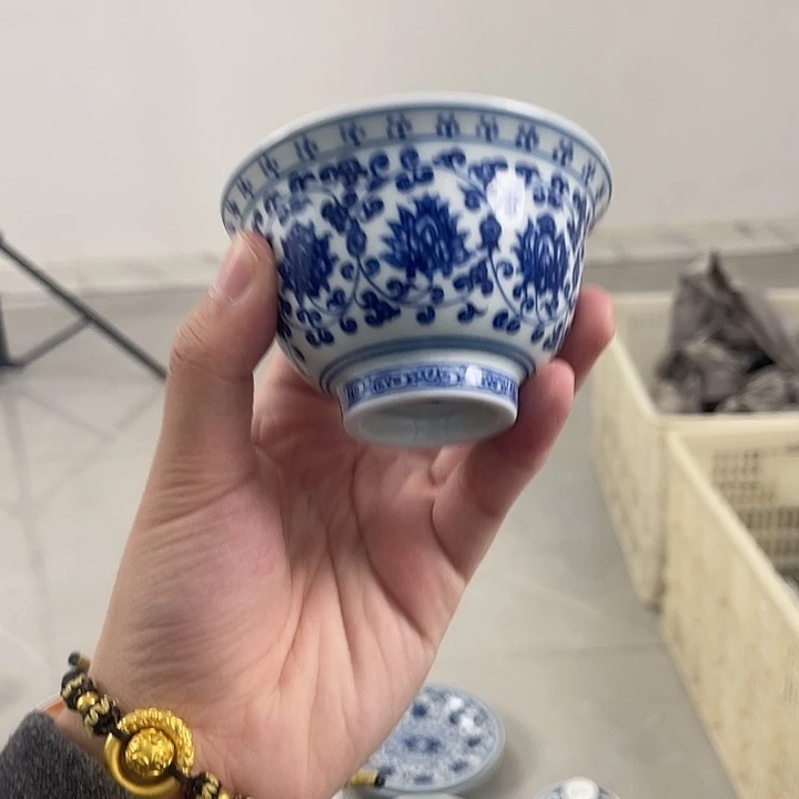 瓷片景德镇青花缠枝莲主人杯