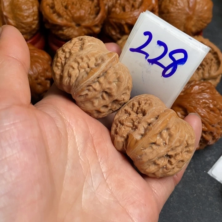 文玩核桃把件40元宝228